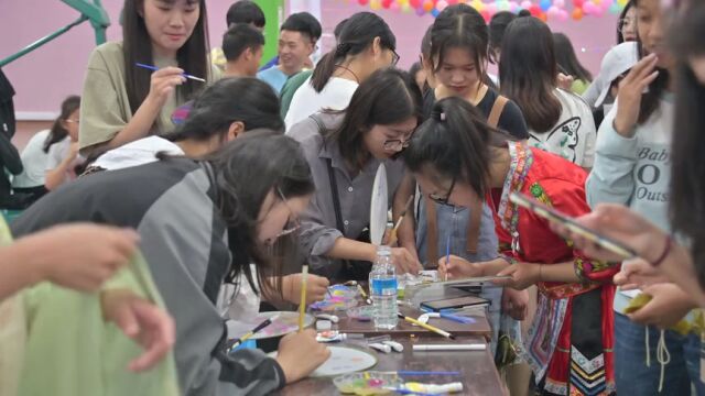 保山学院开展“一站式”学生社区“青春不散场,聚散'粽'有情”主题活动