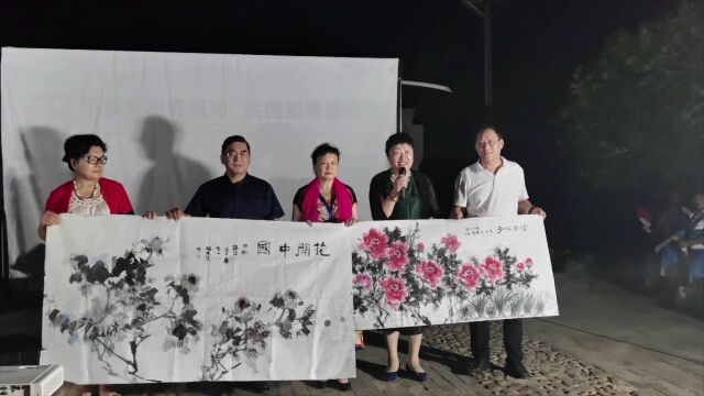 共同缔造乡村康养基地,苍葭冲喜迎百位知青考察调研