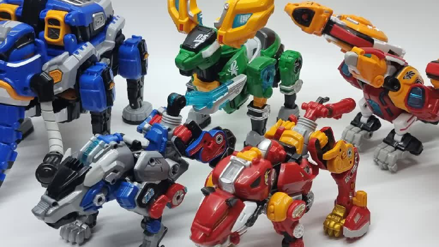 核晶少年 动物机器人合体把玩