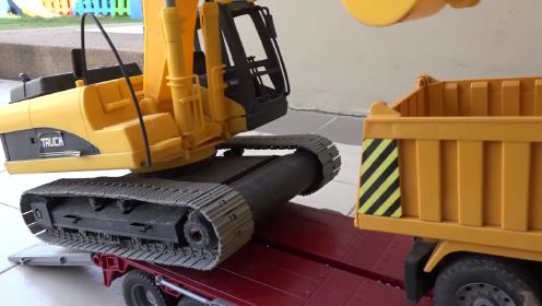 工程车玩具动画：挖掘机施工小队
