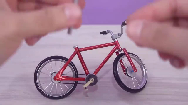 用易拉罐制作迷你自行车,纯手工打造,成品做的真不错