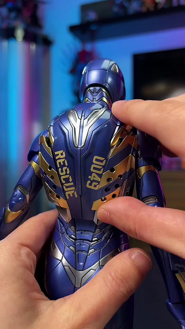 把玩一台还原度略有遗憾的收藏级钢铁侠hottoys马克49_腾讯视频