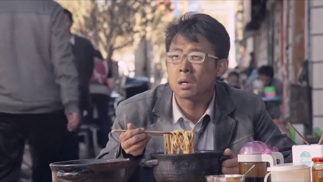 (追凶者也)张译戏骨级表演,吃面🍜的眼神非常接地气