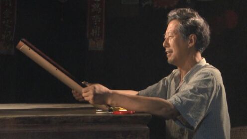 微电影《老街》，讲述重庆十八梯拆迁的温馨家庭故事。