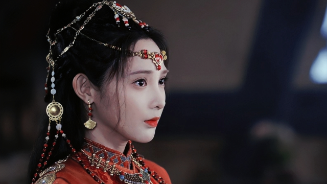 绝了!她一穿红衣就封神,梦回小枫