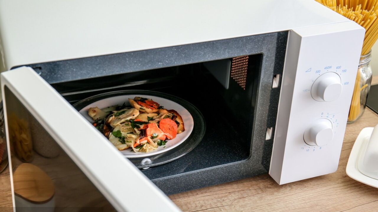 微波炉加热食物,会对身体有害还致癌吗?微波炉是神器还是坑货?