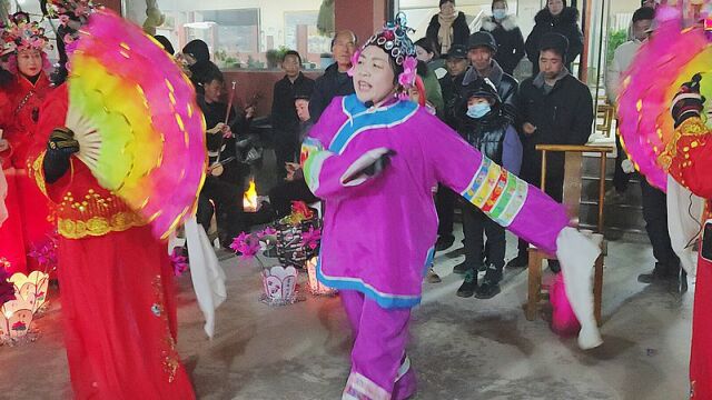 天水市秦州区李子园的社火李三娘研磨