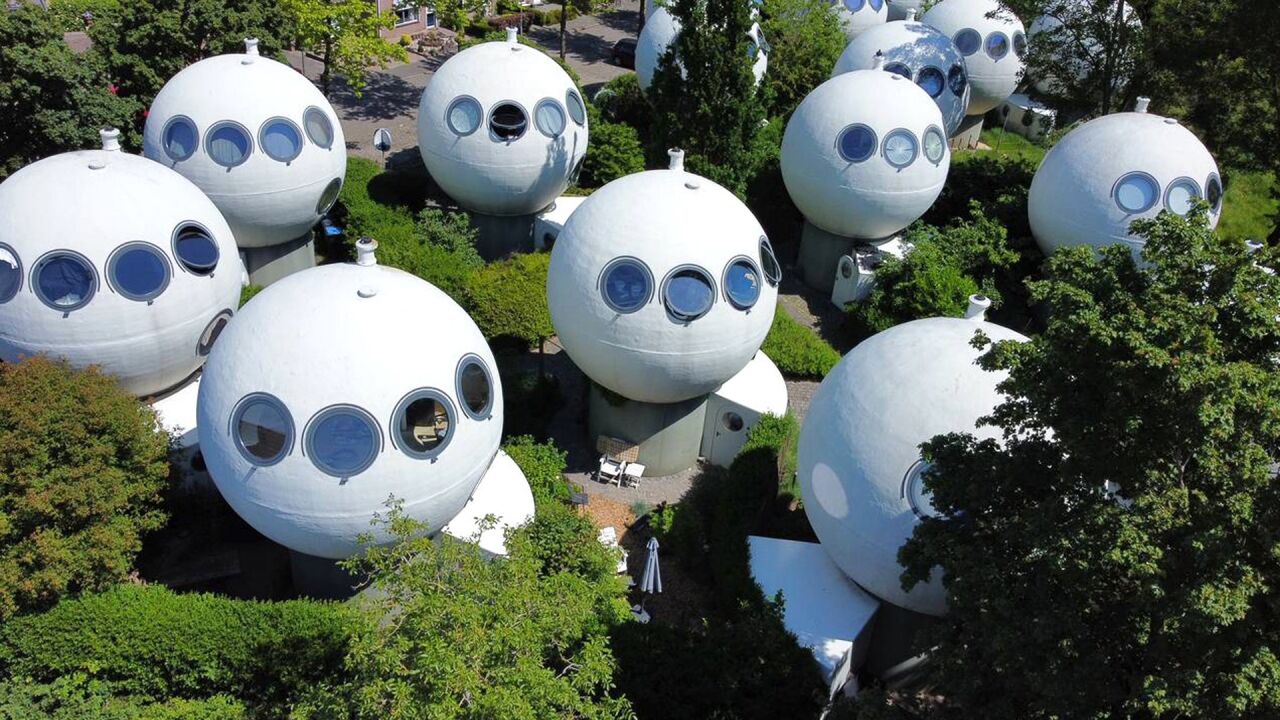 奇特的房屋,造型呈现球形,看起来就像外星建筑