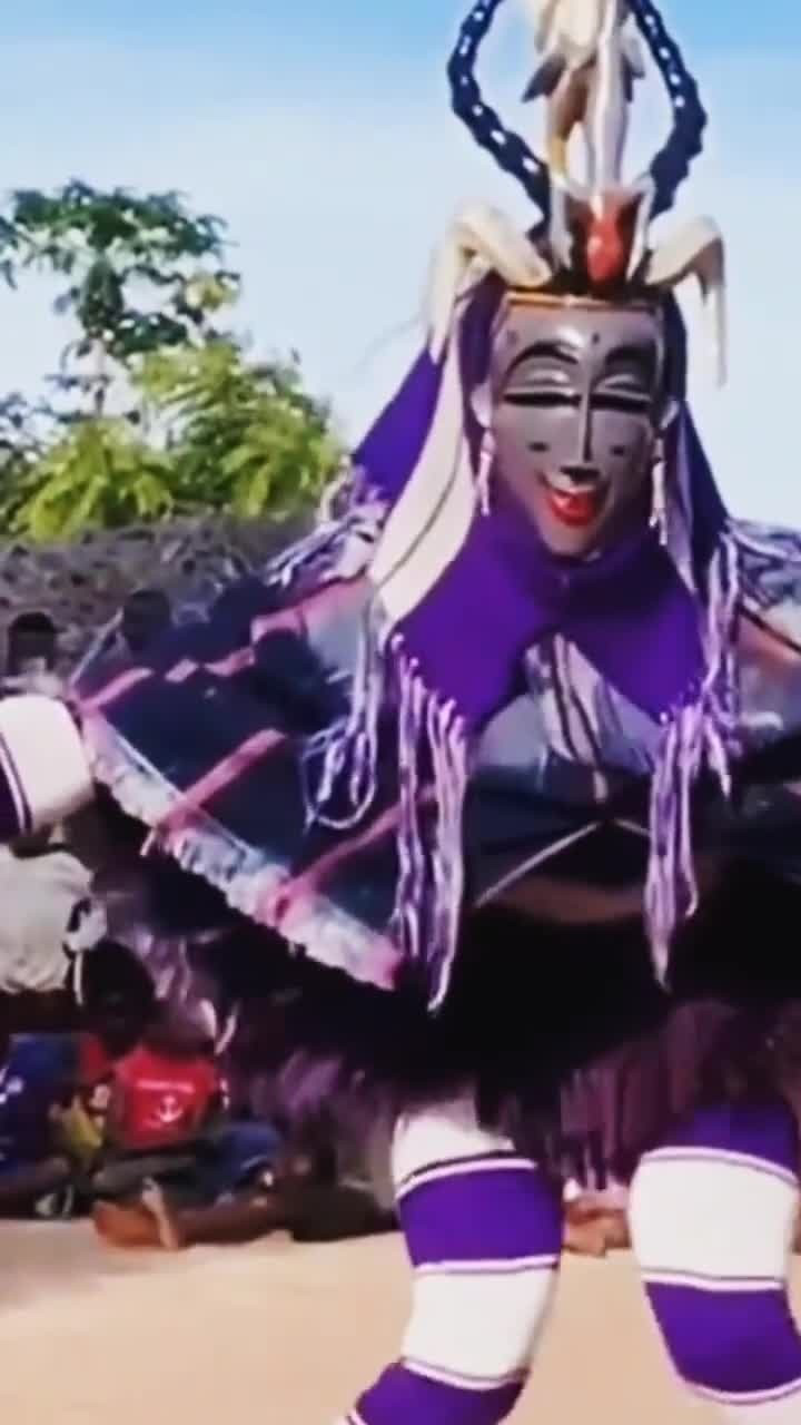 超级魔性的非洲烫脚舞,一般人模仿不了,看到最后有点想笑!