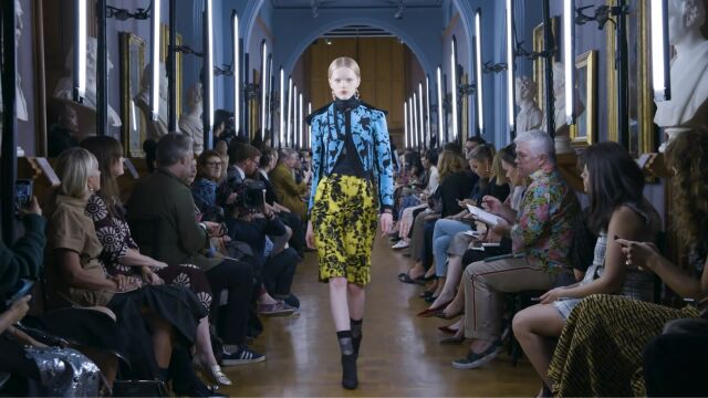 英国知名服装品牌Erdem(艾尔丹姆)2019年SS秀场