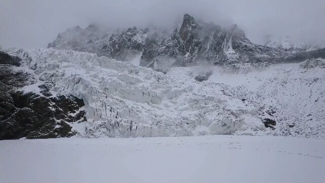 布加雪山冰川