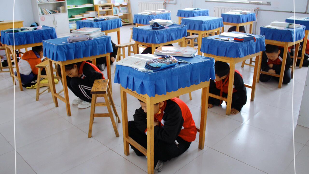 李寨中学"防灾减灾日"应急演练