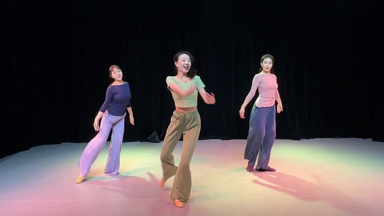 高山青舞蹈挑战#藏族舞蹈#翻跳 这个舞蹈好上头