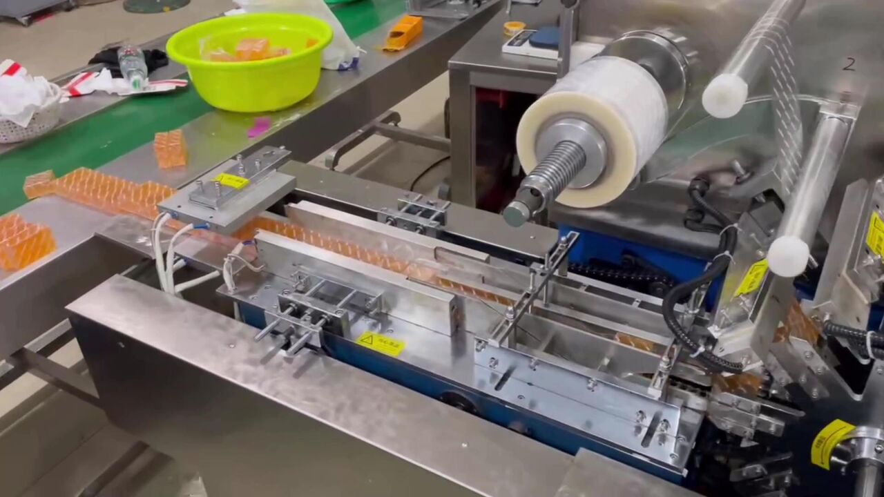 婴幼儿香皂自动透明膜包装机