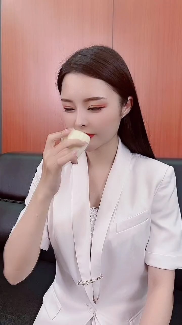 先确定自己是谁,我不喜欢崇洋媚外!#博丹集团董事长#王丽萍