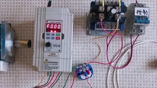 温度变送器控制变频器的接线方法#零基础学电工 #电气控制 #变频器 #电工知识 #温度变送器