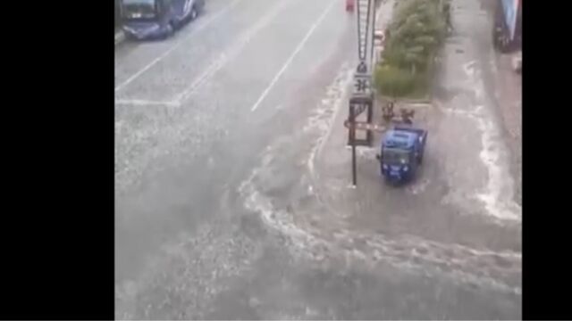 黑龙江海林遭遇暴雨冰雹极端天气