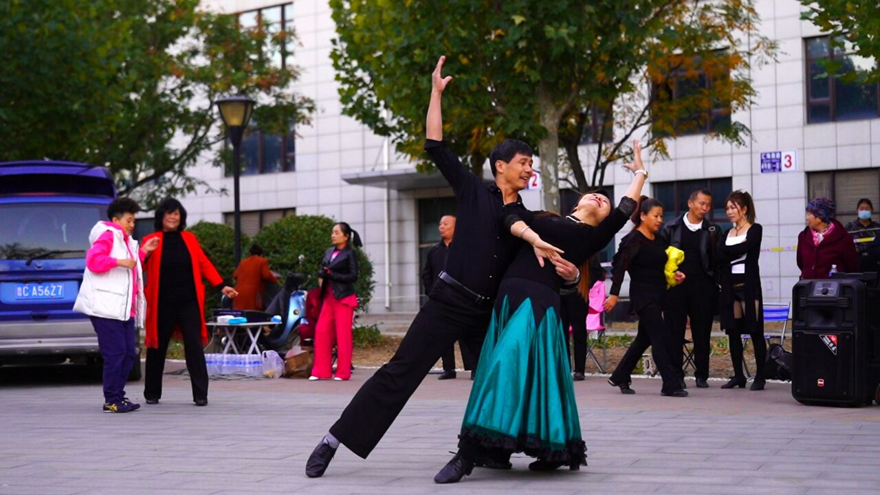 交谊舞伦巴《思念成风》歌醉人,舞优美