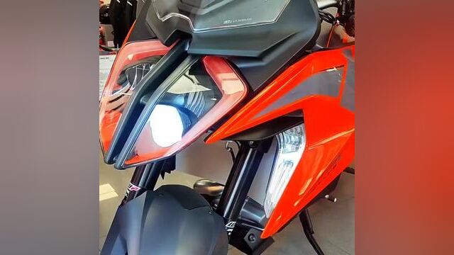 全系KTM 公升级旅行车 1290 SuperDuke GT,指导价:22.18万 惊爆价格大折扣现车一台有兴趣私聊