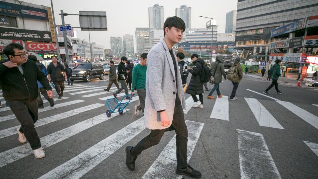 在韩国,生活费有多贵?首尔民众:这辈子都买不起房