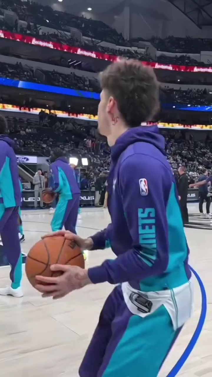 三球这运球真的太帅了吧#三球 #鲍尔