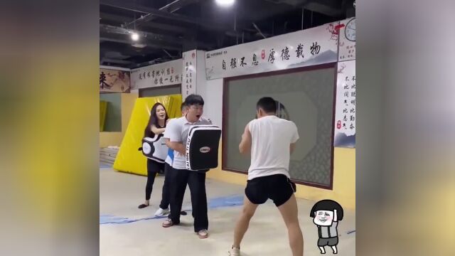 女人就是要用来疼的