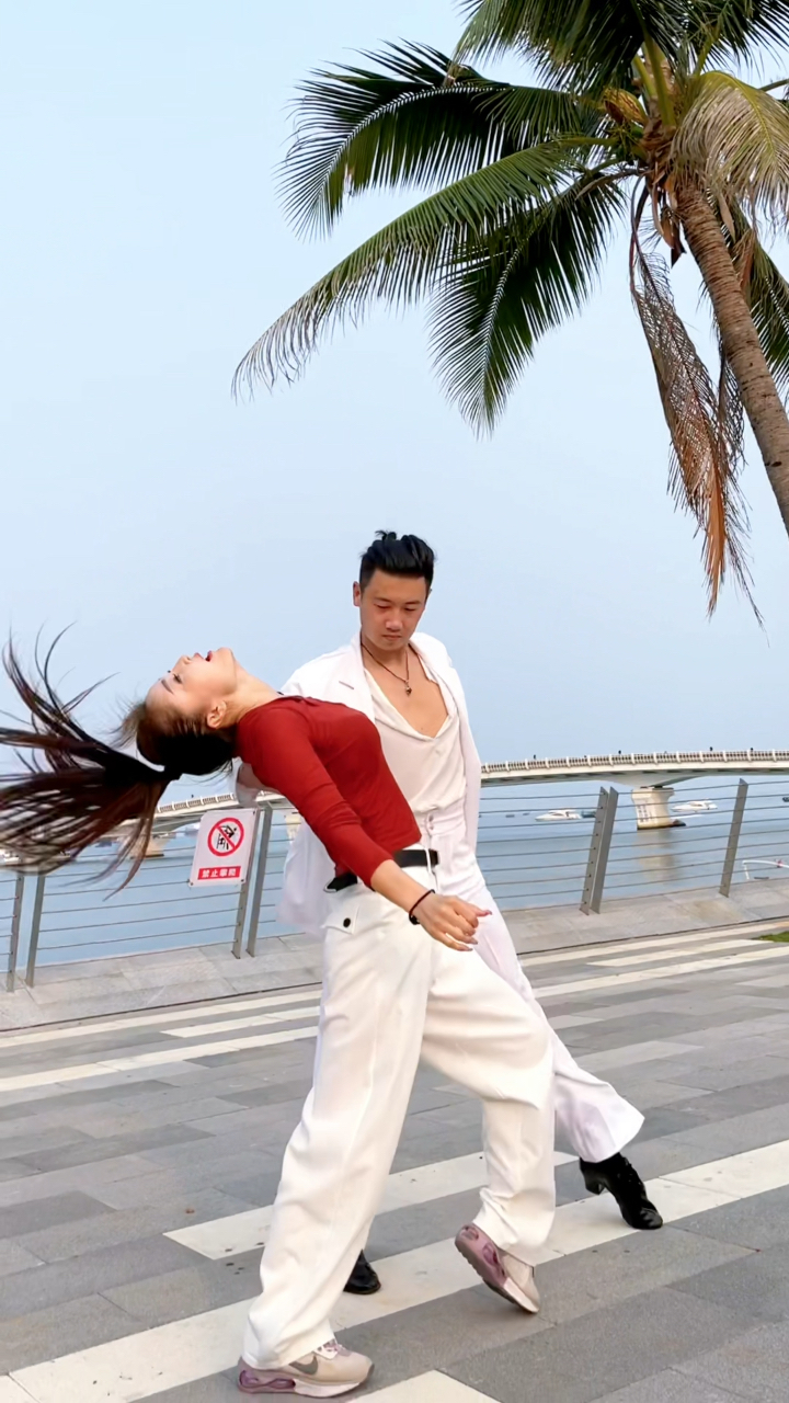 吉特巴双人舞东东娜娜