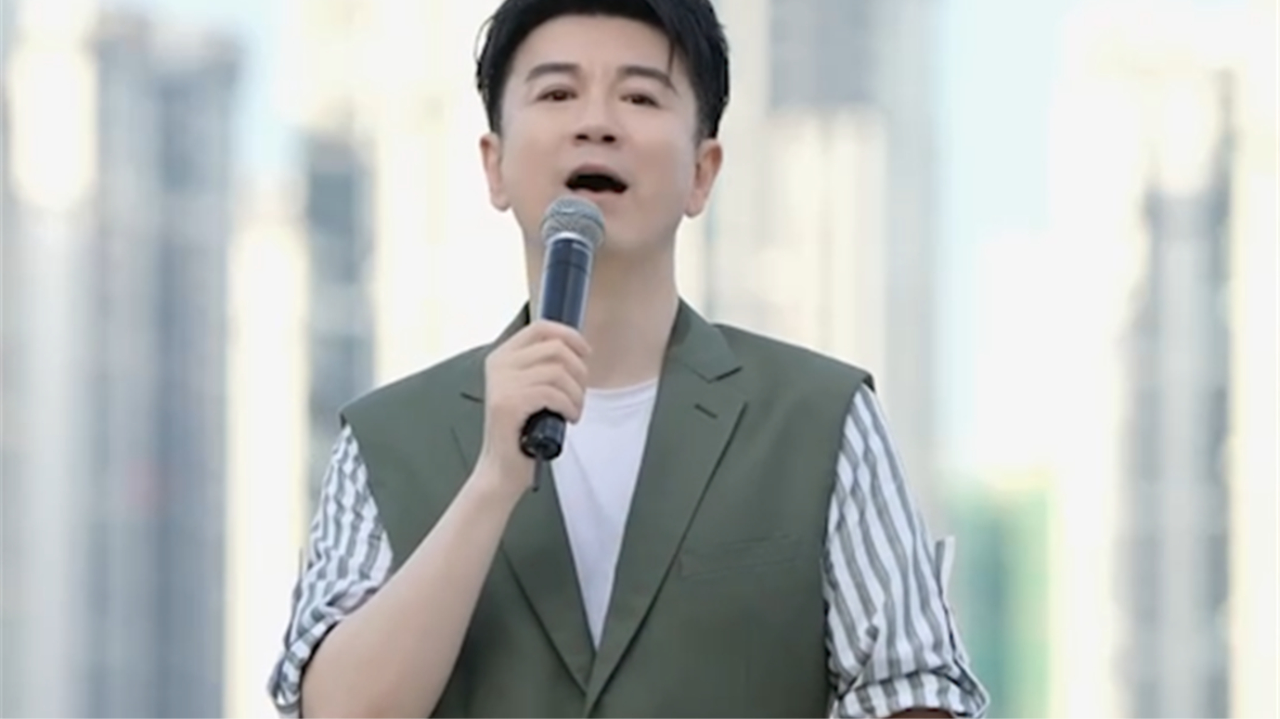 披星斩月地奔波只为一扇窗,马跃的《异乡人》,唱出无数游子的内心