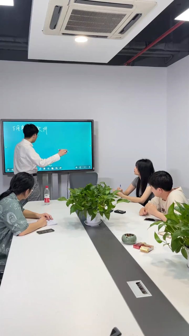 有我这样的员工你几点上班,职场社死,搞笑办公室日常,职场辞职小技巧.