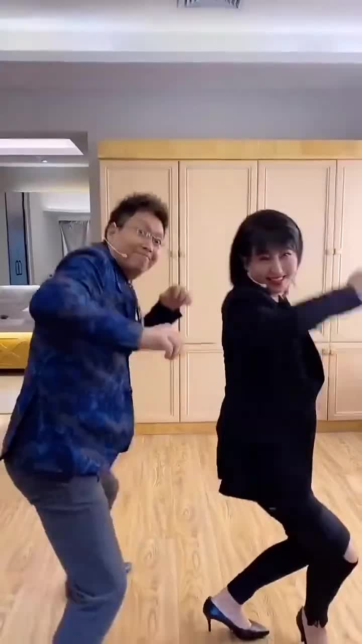 闫学晶和王为念,这是一个动作戏,还是一个舞蹈呢