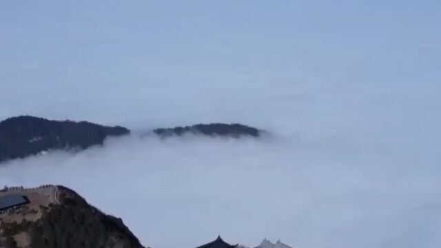 四川峨眉山:观云海看日出