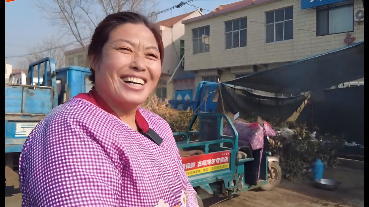 山东大姐卖37年炉包供出研究生儿子开心就是生活