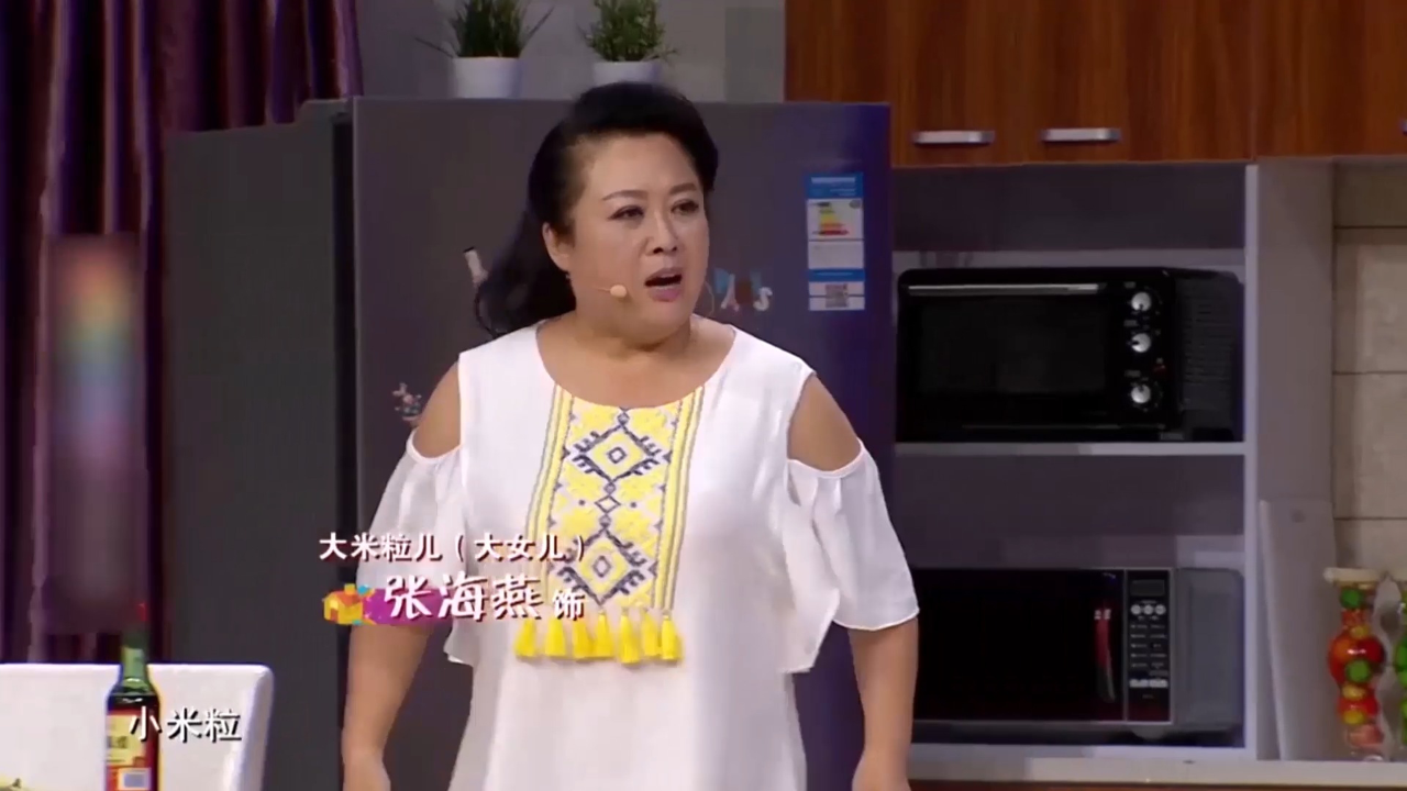 小品《孕味》,小姨子假怀孕吓坏孙涛和邵峰,一帧一秒都是笑点