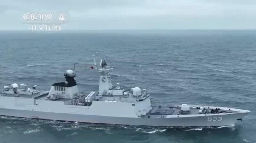 解放军演习继续,解放军南通舰与台海军郑和舰相距不到1海里