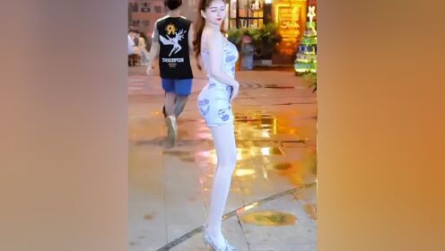 这腿又长又白又细 #户外舞蹈 #美不美你说了算 #女人味十足 #是你