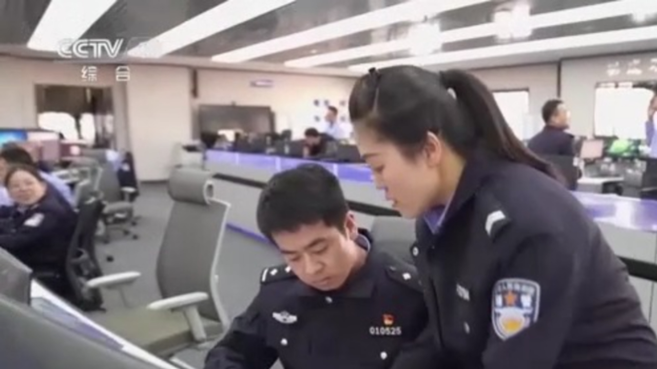 案件实录：女子遭遇电信诈骗，民警上门制止，启动紧急止付程序保住卡中64万_腾讯新闻
