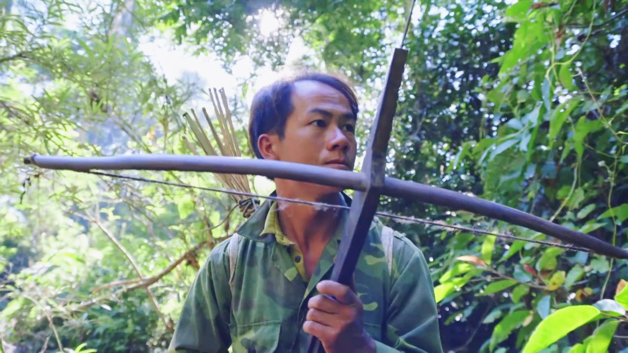 原始求生记:勇闯湄公河 第1季丨刺激!跟着赫蒙族人荒野狩猎