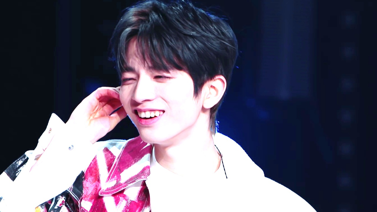 刘冠佑现场送福利跳"霹雳舞"