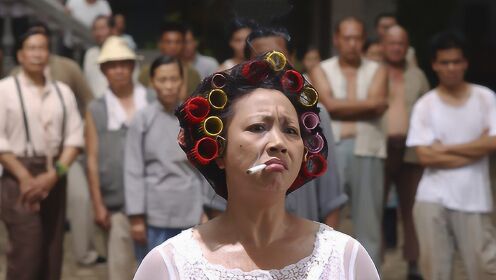 《功夫》精彩片段:酱爆洗头途中停水 抱怨反被虐