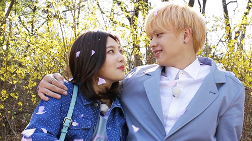 星宿夫妇拍自助MV