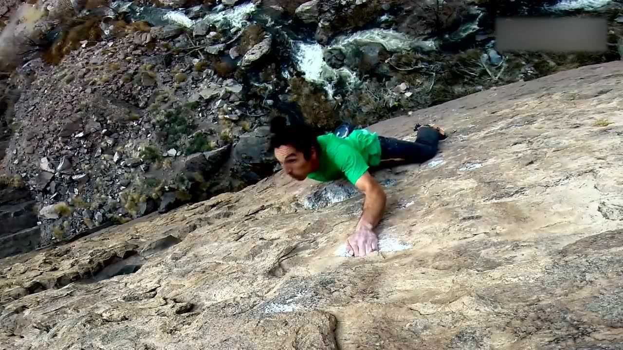 真人蜘蛛侠?攀岩达人荒野飞檐走壁太炫酷