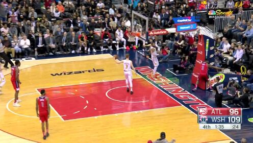 《NBA全场集锦》【扣篮】锁定胜局！比尔一条龙快攻劈扣虐筐