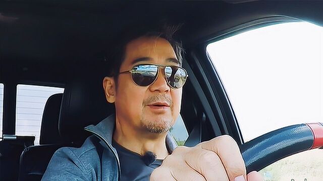 经典剧集速看  张国立遇邓婕送命题,果粒叔唱歌跑调邓婕笑不停