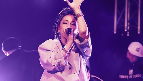 【舞台】米希亚唱跳出道曲目《深情包围》,不愧是日本歌姬
