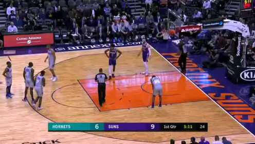 《NBA全场回放》【原声回放】黄蜂vs太阳第1节 布克连线艾顿负角度把球扣进