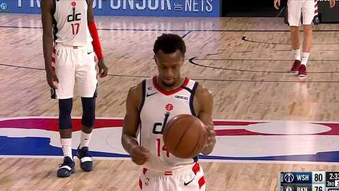 《NBA全场回放》【回放】奇才vs篮网第3节 鲁滨逊高难度中距离投篮