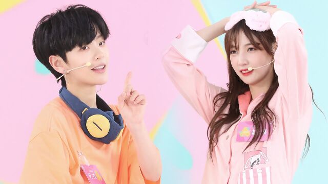 经典剧集速看  抢先看:赵粤刘梦嗨玩枕头大战