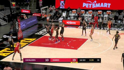 《NBA全场集锦》博格丹虚晃一枪击地妙传 科林斯不负所托强硬打进
