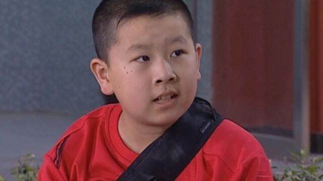 《家有儿女4》第25集02:二胖打算考试作弊,询问小雨是否一起,小雨还在