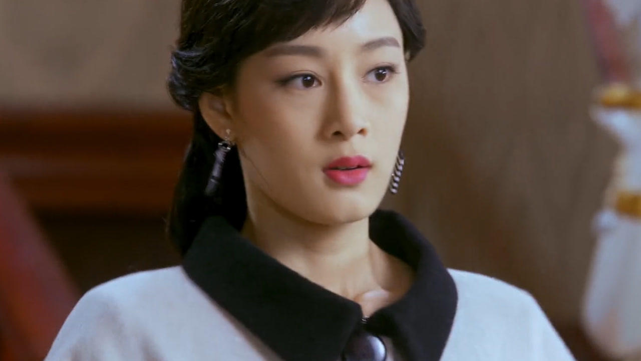 《尖锋之烈焰青春》第36集01:夏若宁偷溜进少帅办公